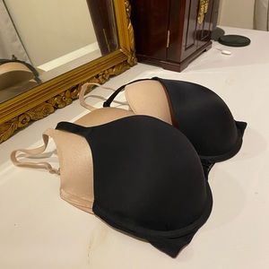 Bundle of 2 push up bras 32DD